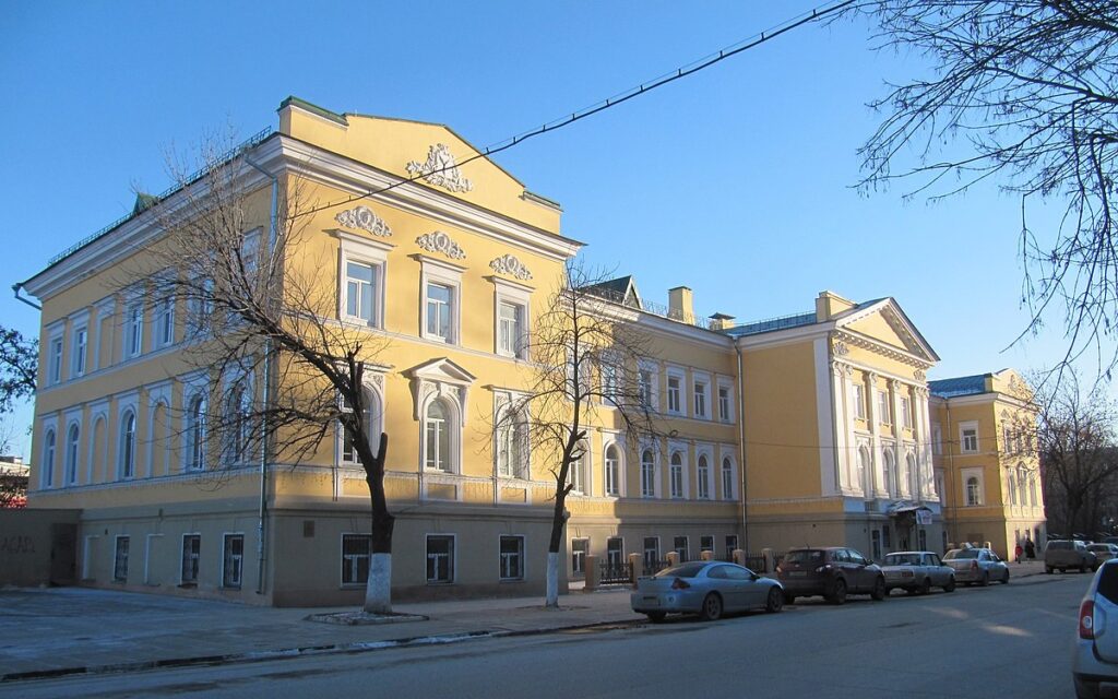 Профлидер поздравила областной колледж искусств с юбилеем